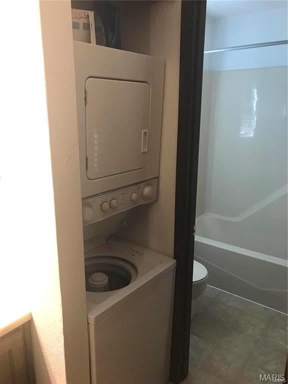 CHATEAU WOODS - Residential Lease