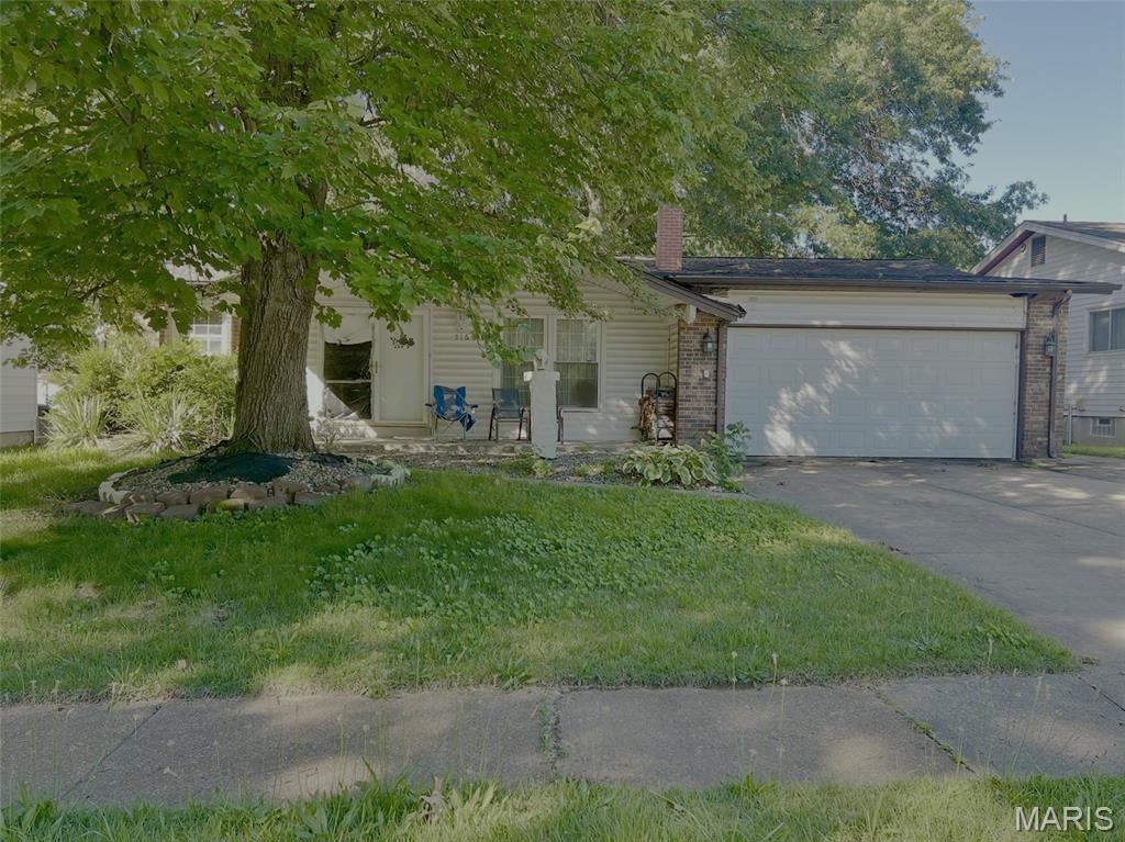 Investor special. This home is in need of repairs and would be a perfect fit for a savvy investor. Short sale. Property sale is subject to lender approval.


Buyer to pay a 3rd party performance fee of $3,995 separate from purchase price.