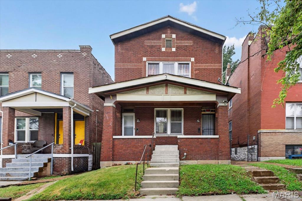 Looking for your next investment opportunity? This vacant duplex offers over 2,300 sq. ft. with two 2-bedroom units and plenty of potential for an investor ready to put in a small amount work. Both units are currently vacant. The seller previously received $800 per month per unit. Renovate both units for rental income, or consider living in one and renting the other. The space, layout and flexibility give you a great starting point.