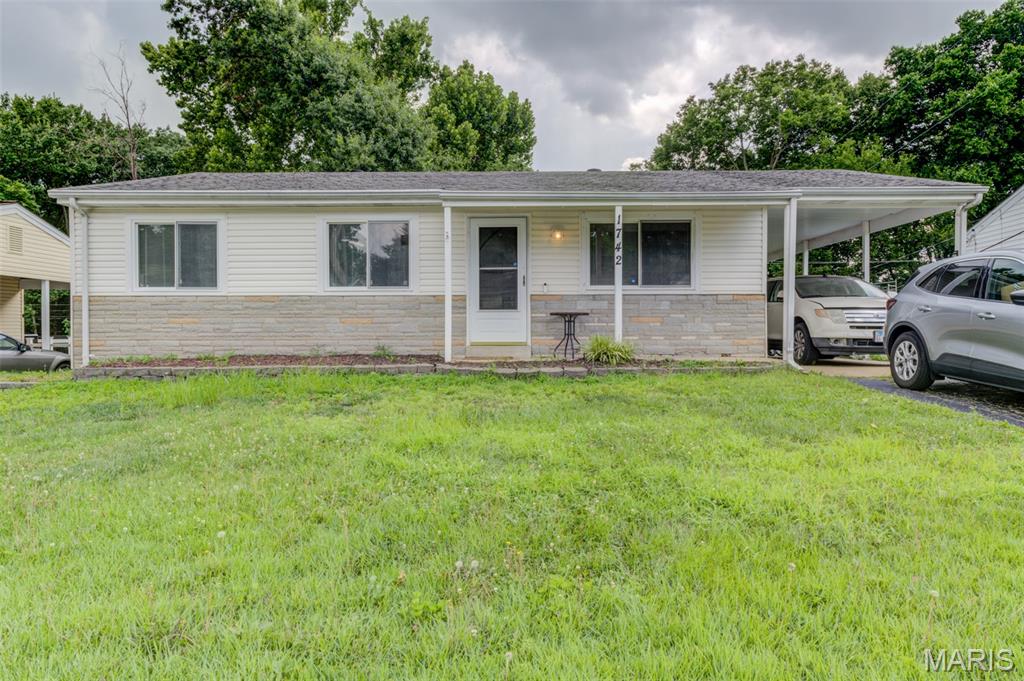 When it is time to move out of state to start a new chapter, what do you do.....START PACKING!!!  This family is heading out and is ready to sell!!  This home has new stainless steel appliances in the kitchen (diswasher, microwave, a stove/oven combo with an Air Fryer and a huge fridge).  This home has a big walkout basement for a new family to create memories.  There are two rooms downstairs that can be updated to legal bedrooms. This ranch style home has three bedrooms and 1 1/2 bathrooms.  Priced to sell QUICKLY!!