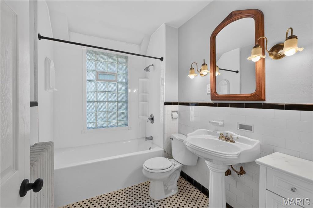 Country Club Add To Normandy Park - Residential