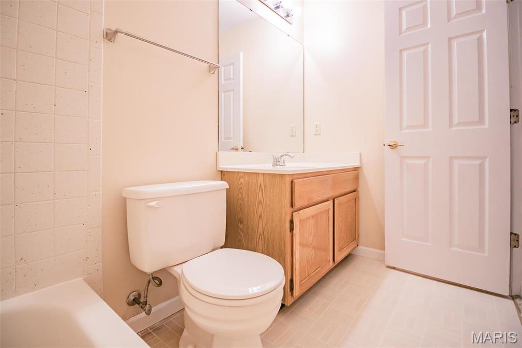 Lakes Estates The - Residential Lease