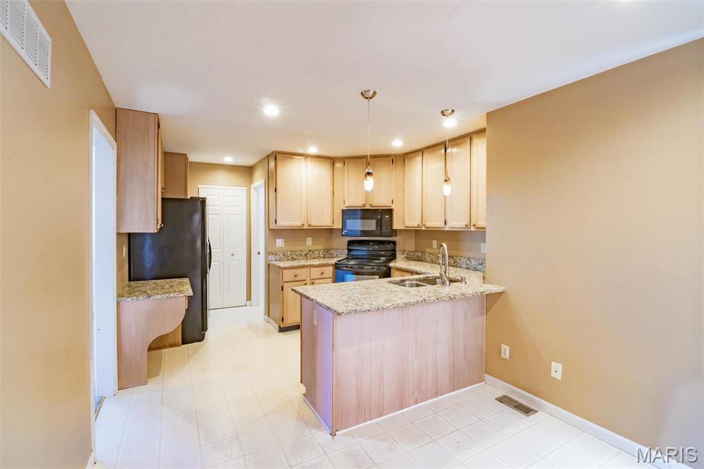 Lakes Estates The - Residential Lease