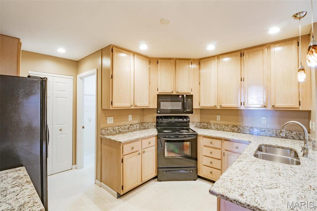 Lakes Estates The - Residential Lease