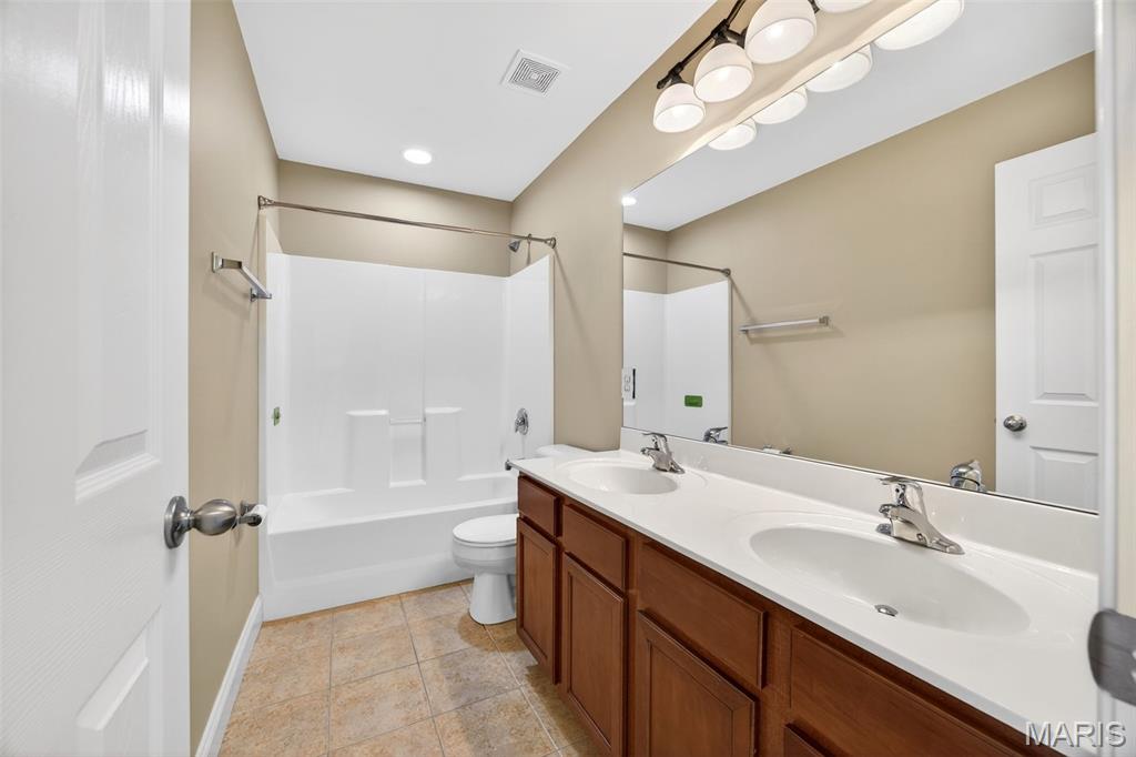 Peine Lake Estate - Residential