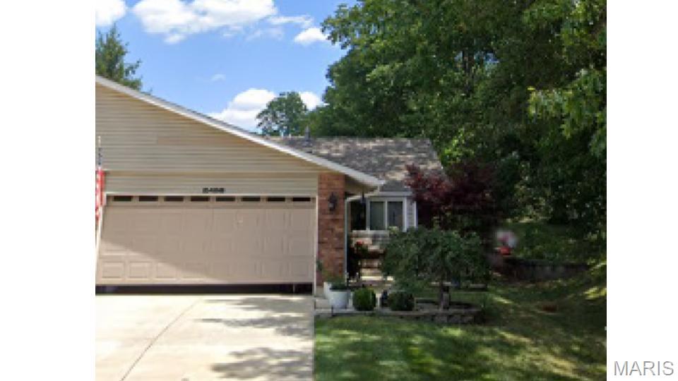 Home sits on private  culdesac. Walk up to porch entry. Once inside, enjoy open living area with vaulted ceiling. Plenty of natural light from walkout to covered patio for extended entertaining space.

Two large bedrooms with two full baths. Master suite has walk-in closet with plenty of space. Main floor laundry with stackable, large capacity washer and dryer. Seller prefers to sell As-Is.

Don't pass up this opportunity to enjoy the amenities of Lake St. Louis. Access to lake, pool, clubhouse, and golf course. Never a bored moment!