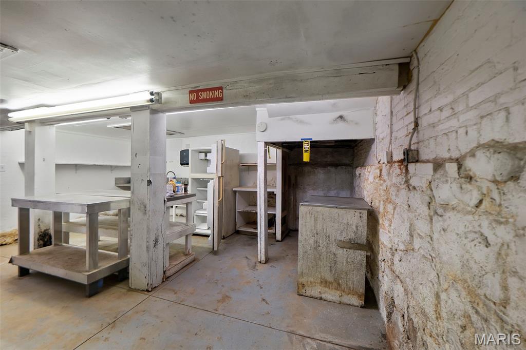n/a - Commercial Sale