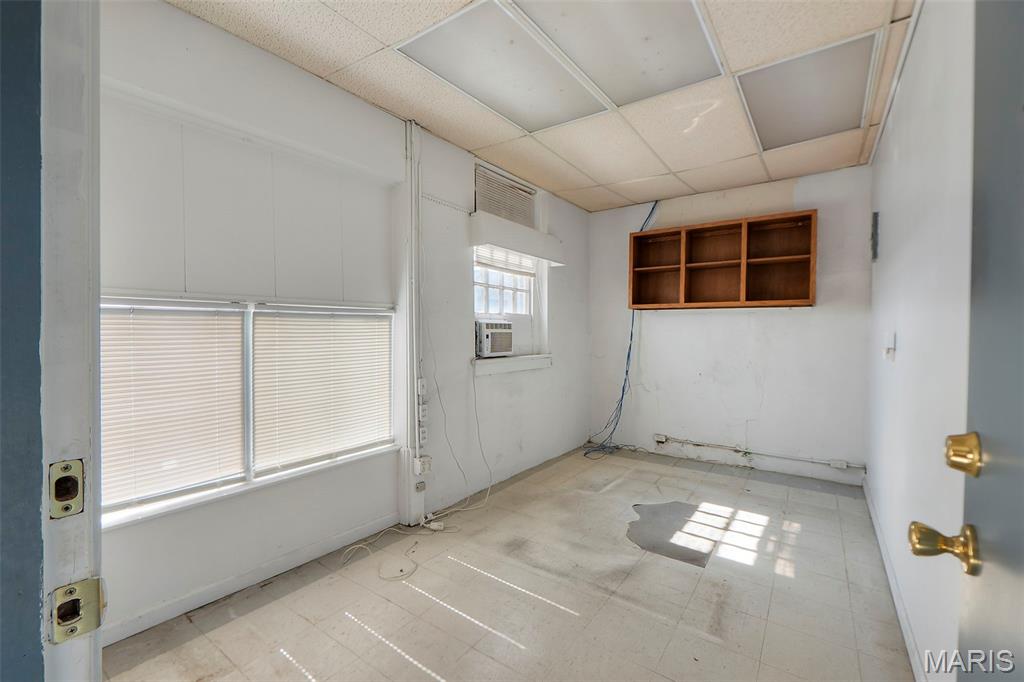 n/a - Commercial Sale