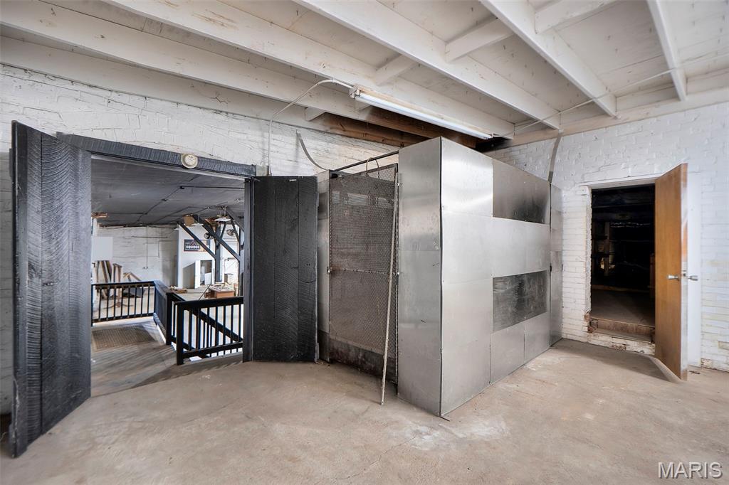n/a - Commercial Sale