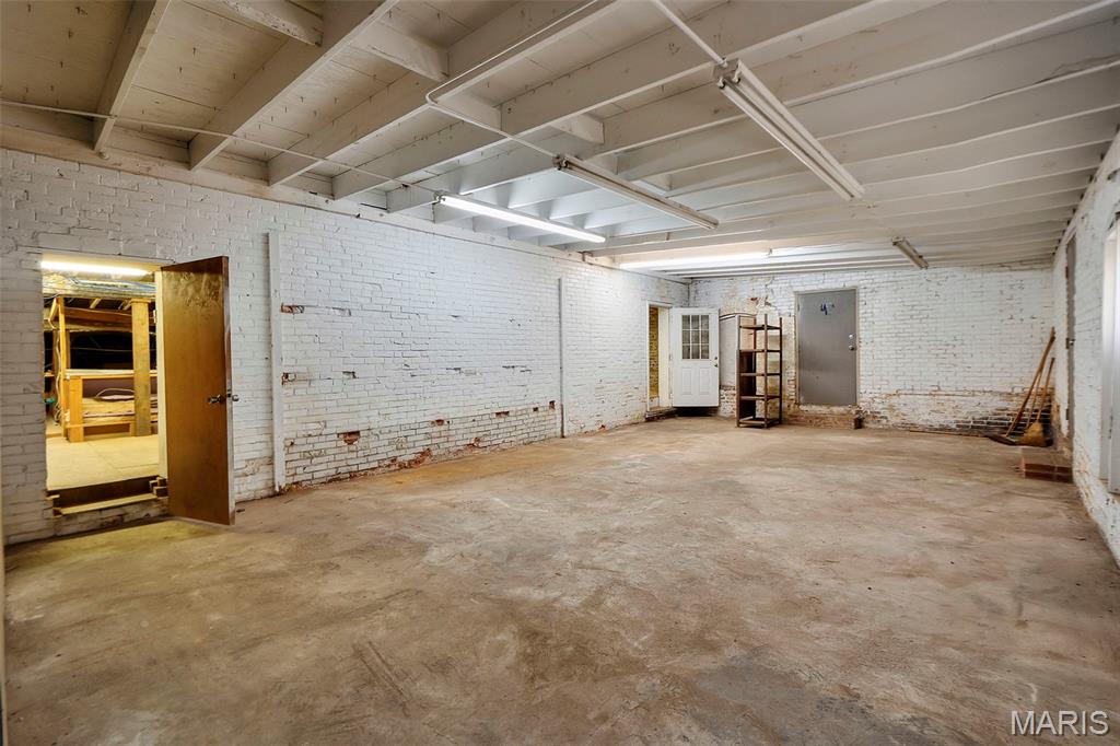 n/a - Commercial Sale