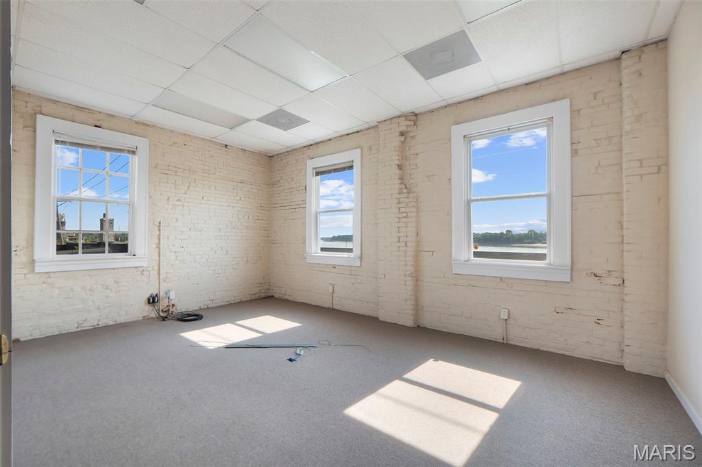 n/a - Commercial Sale
