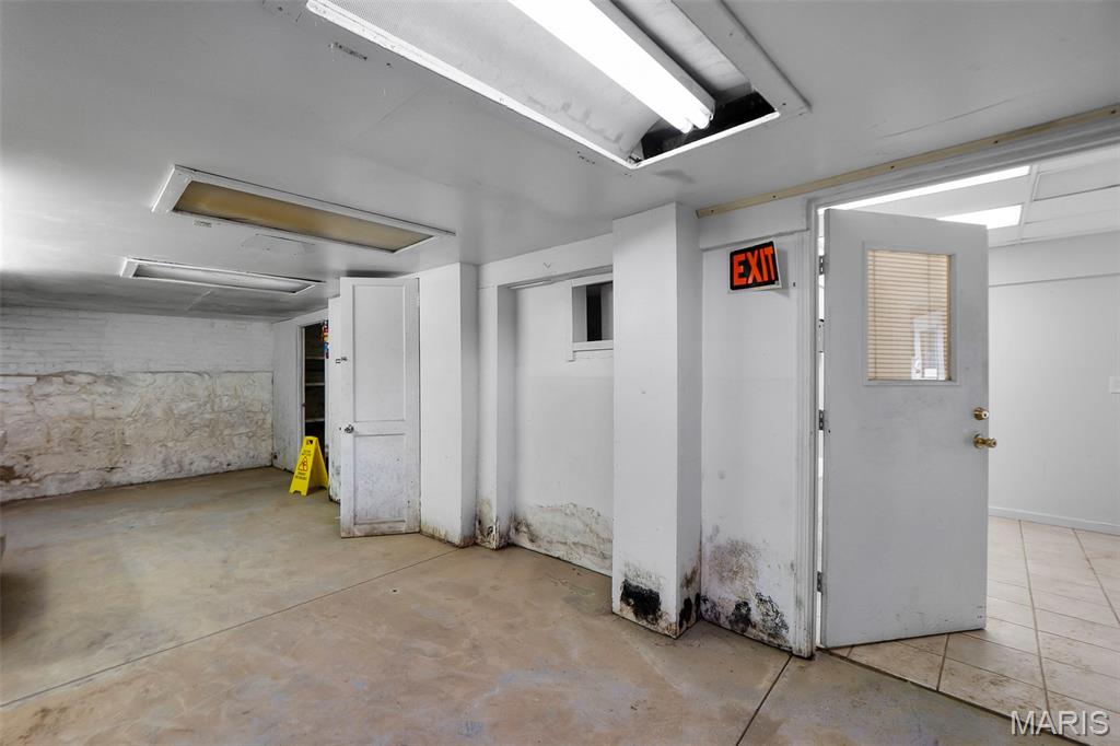 n/a - Commercial Sale