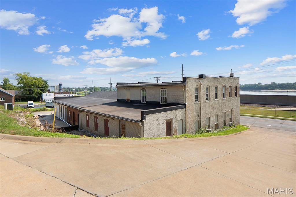 n/a - Commercial Sale