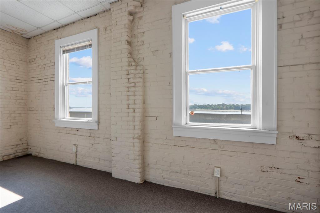 n/a - Commercial Sale