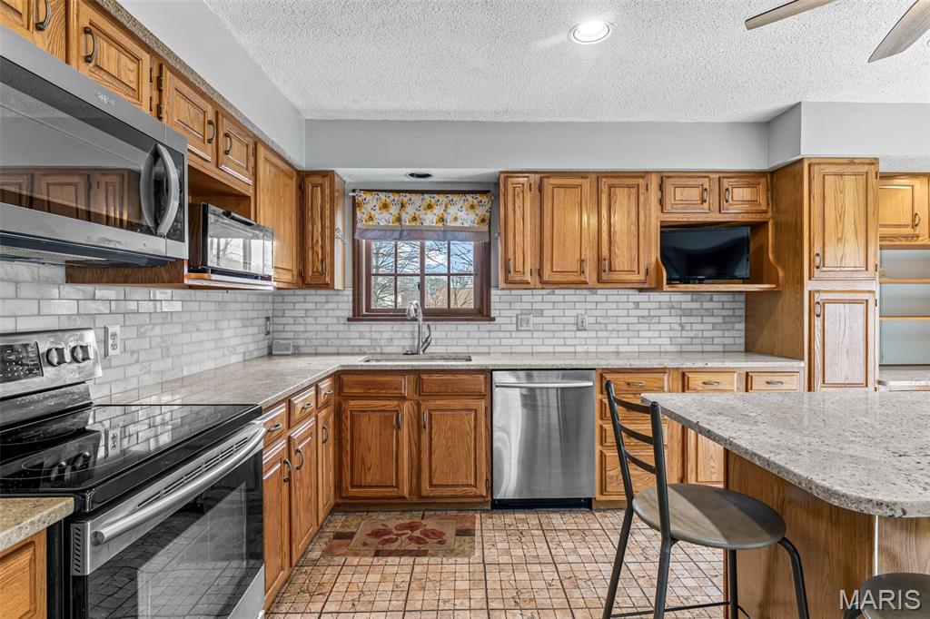 Bluff Wood Manor - Residential