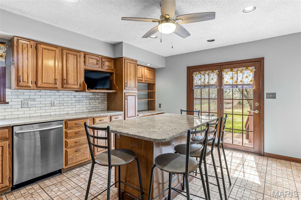 Bluff Wood Manor - Residential
