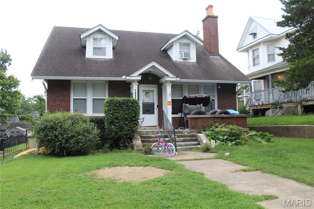 1441 Luce Street, is a 5 bed, 2 bath single family home for sale in Cape Girardeau Missouri, totaling 2,659 sq ft and within a short drive to SouthEast Missouri State University. This property is currently being leased for $1,285 a month. 

This property is also being sold as part of a portfolio totaling 33 doors and $3,350,000.