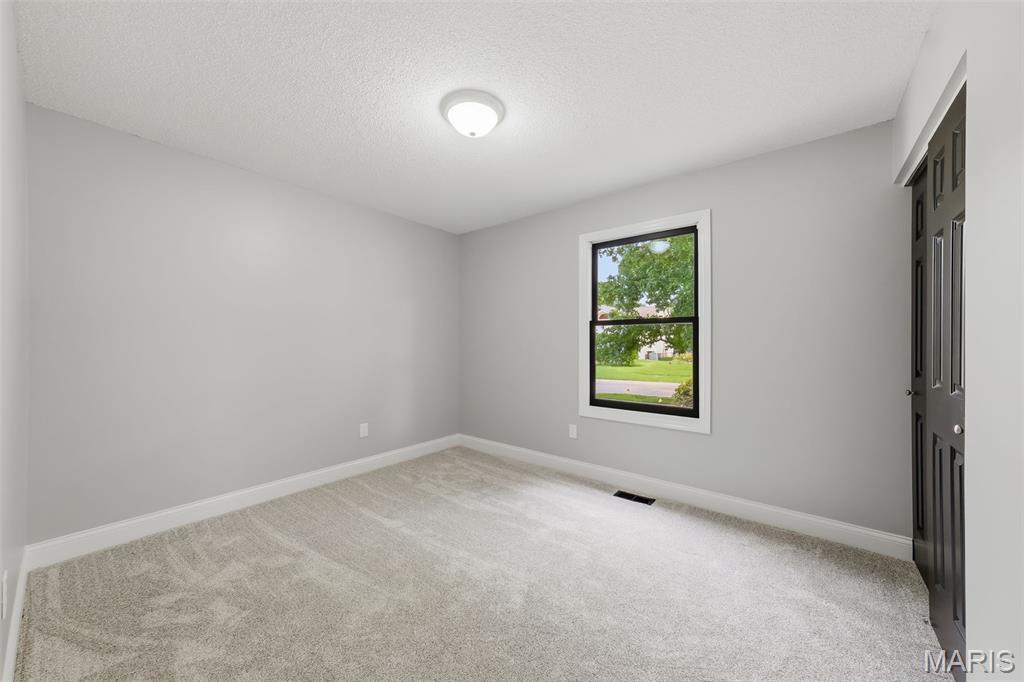 Parkwood Acres 2 Lt 20 & Lt Pt 21 - Residential