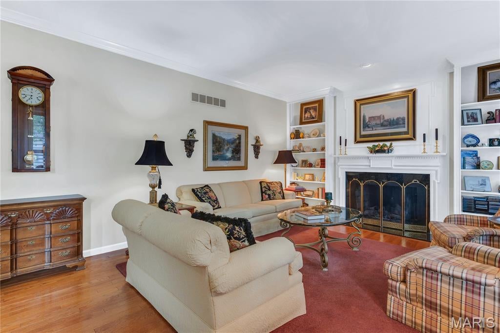 Middleton Court Condo Ph One - Residential