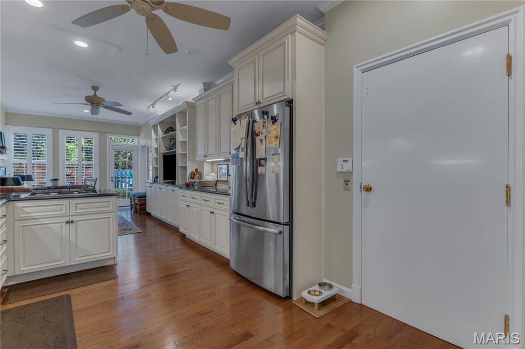 Middleton Court Condo Ph One - Residential