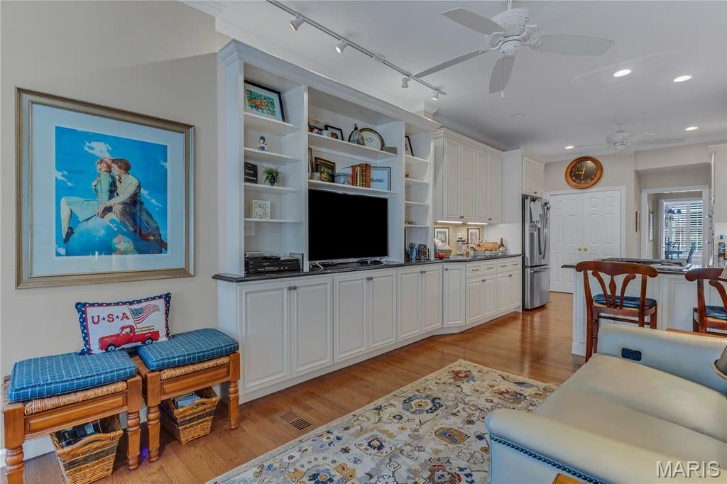 Middleton Court Condo Ph One - Residential