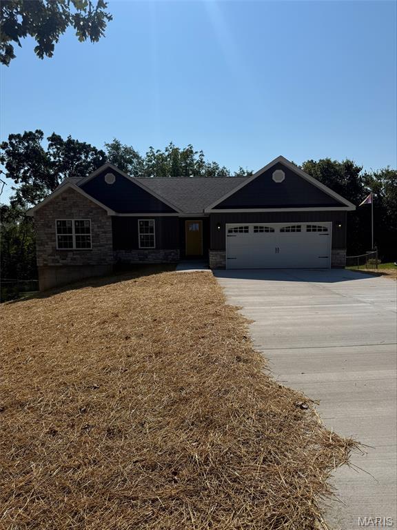 Welcome to your Brand-New Construction Home at Summer Set Lake! Just in time for Summer. This 3-bedroom 2 full bath home features main floor laundry and a walkout basement with rough in for an additional bathroom. 
If you’ve been dreaming of Lake Life, this one is for you! Get ready to enjoy Boating, fishing and swimming at the beach.