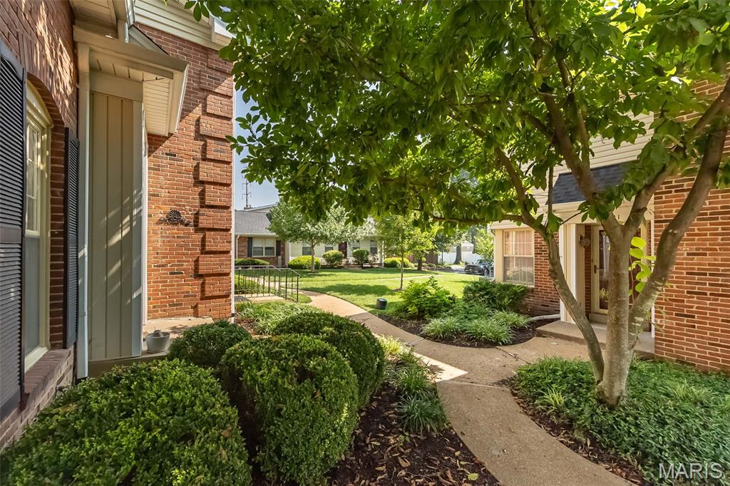 Brooksgate Manor - Residential