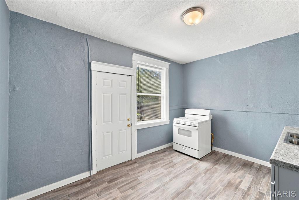 Dwyers Add - Residential Income