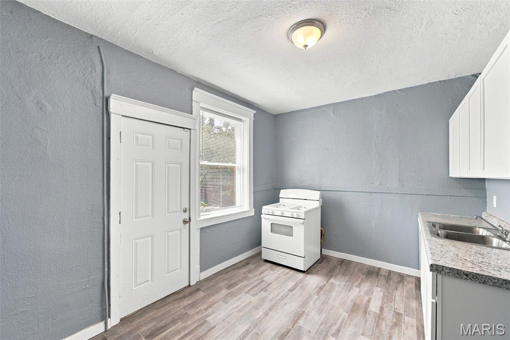 Dwyers Add - Residential Income