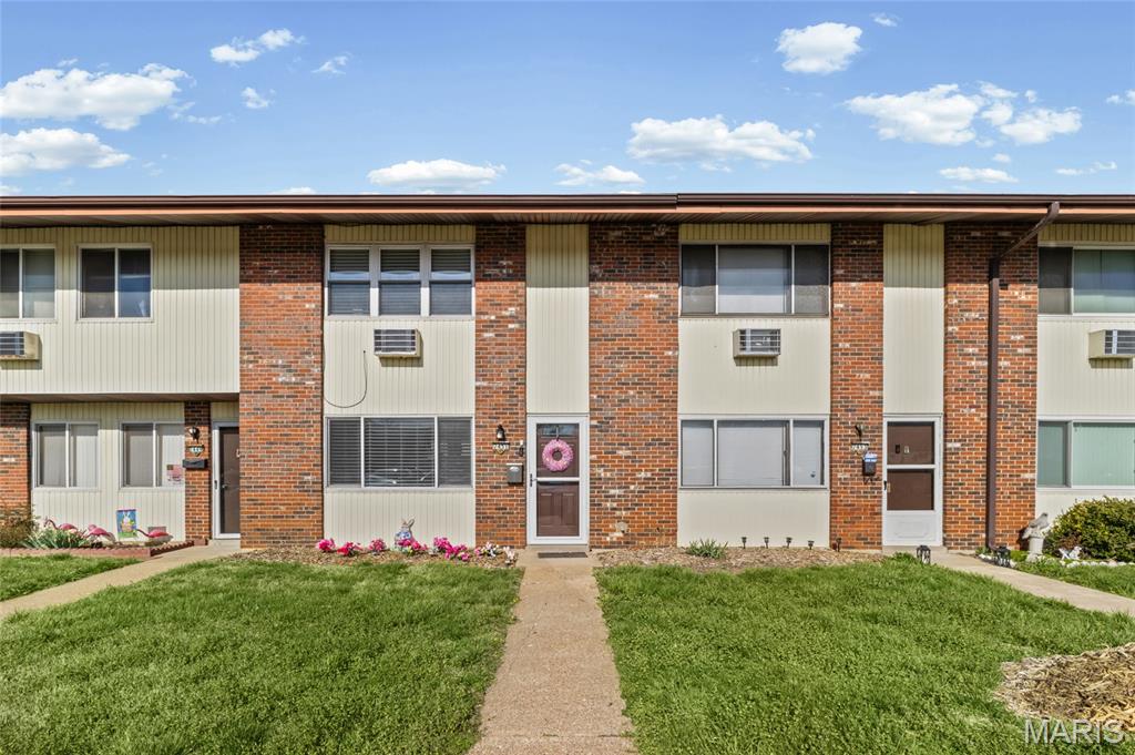 Hazelcrest Condo - Residential