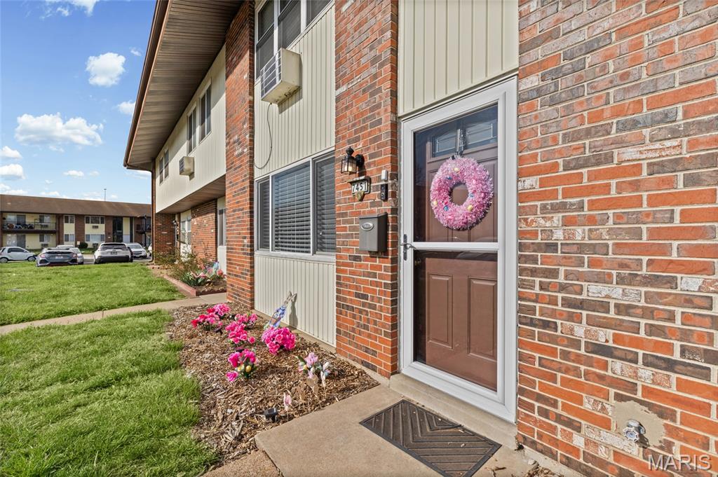 Hazelcrest Condo - Residential