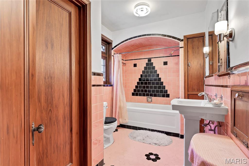 Davis Place - Residential