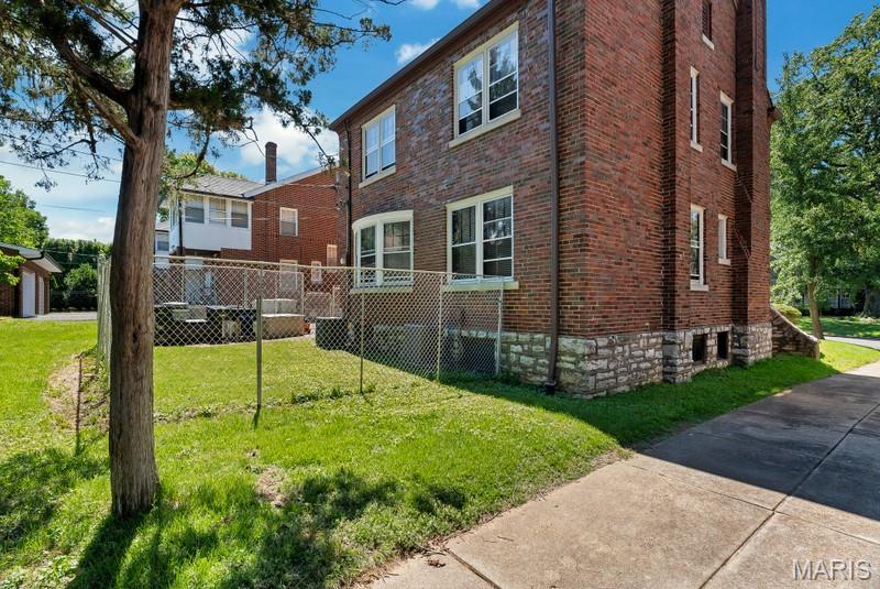 Davis Place - Residential