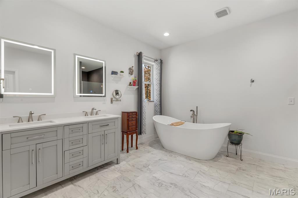 Lake Sherwood Estates - Residential