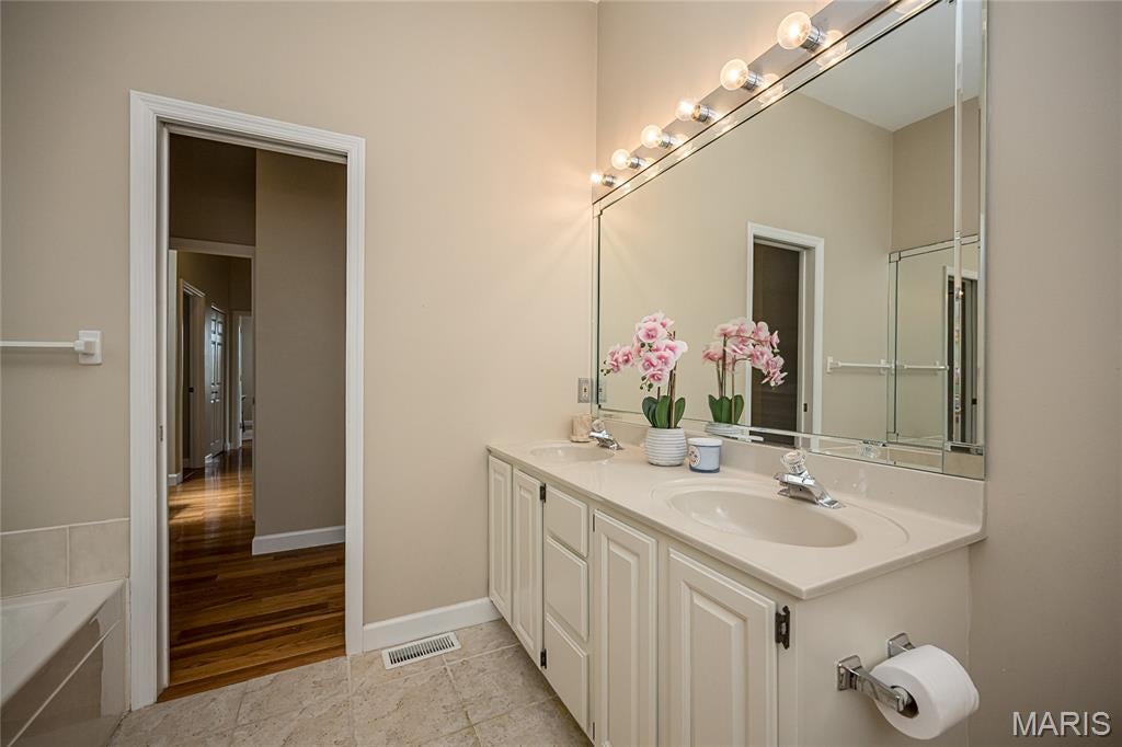 Lafayette Court - Residential