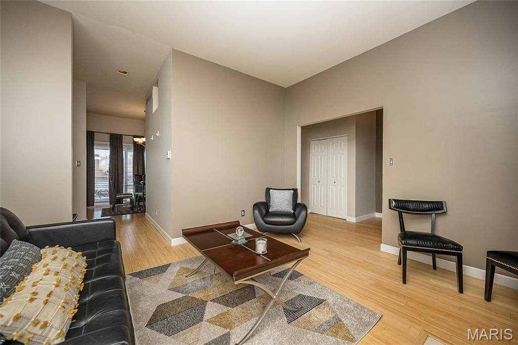 Lafayette Court - Residential