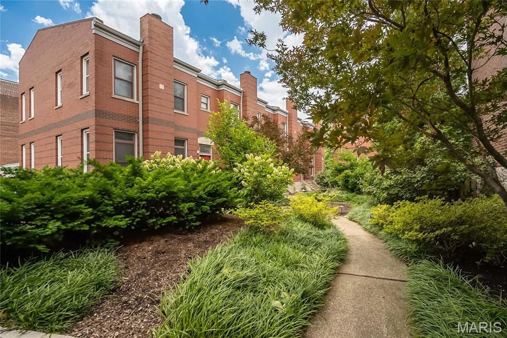 Lafayette Court - Residential