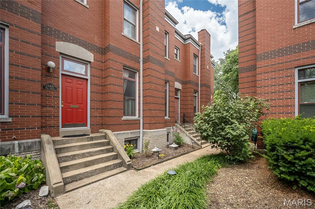 Lafayette Court - Residential