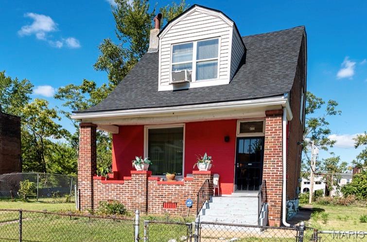 Welcome to 4721 Northland Ave, a cozy character-filled brick home in the heart of the Kingsway East neighborhood of Saint Louis. Built in 1904, this residence offers a blend of historic charm with an opportunity for modernization and personalization. This home is ideal for those who appreciate historic character and are eager to add personal touches. With its brick exterior and classic form, it provides a solid canvas for modern upgrades. This home offers quick access to city amenities- shopping, dining and transit are within easy reach. A quiet residential block in the heart of the city, yet close to major corridors for commuting. Whether you're looking to refresh the interior finishes, modernize the kitchen and bath, or finish the basement, 4721 Northland offers strong upside potential. This property is ideal for investors seeking a manageable rental unit or an owner-occupant aiming for a low-maintenance home in the city. 

In addition to the home, this purchase includes a total of six city lots: 4713, 4715, 4717, 4719, 4721, and 4727 Northland Ave. A boundary survey is available in the supplements and clearly marked orange stakes are present on site to outline the property lines.