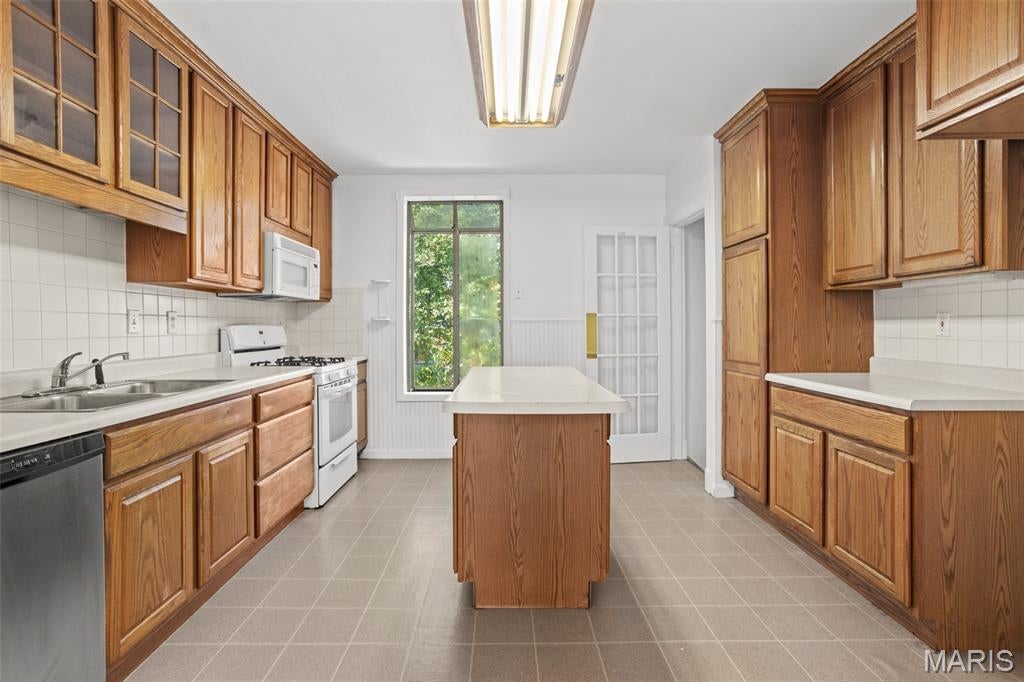 Alphonse Berry Tr - Residential