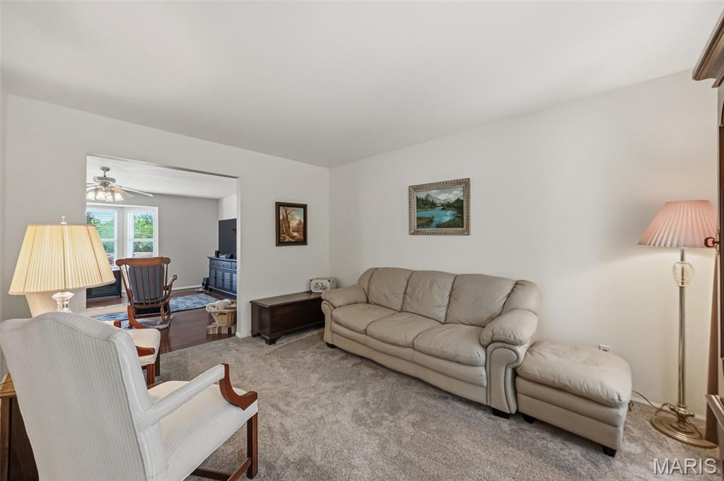 Hickory Square Ph Sin - Residential