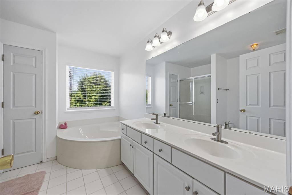 Hickory Square Ph Sin - Residential