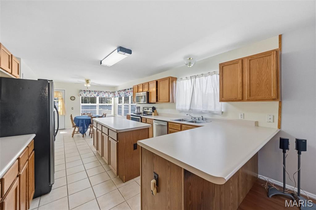 Hickory Square Ph Sin - Residential
