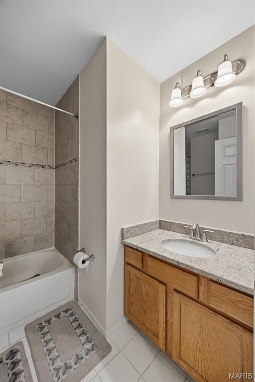 Hickory Square Ph Sin - Residential