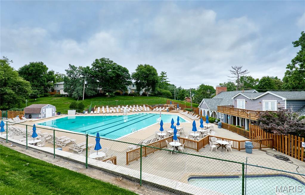 Brentwood Forest Condo Ph Six - Residential