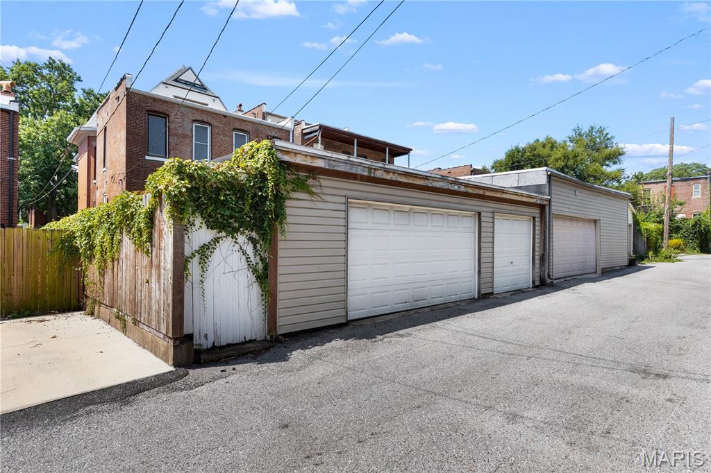 St Louis Commons Add - Residential Income