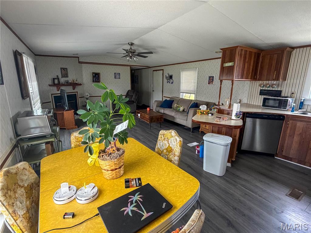 tri lake estates - Residential