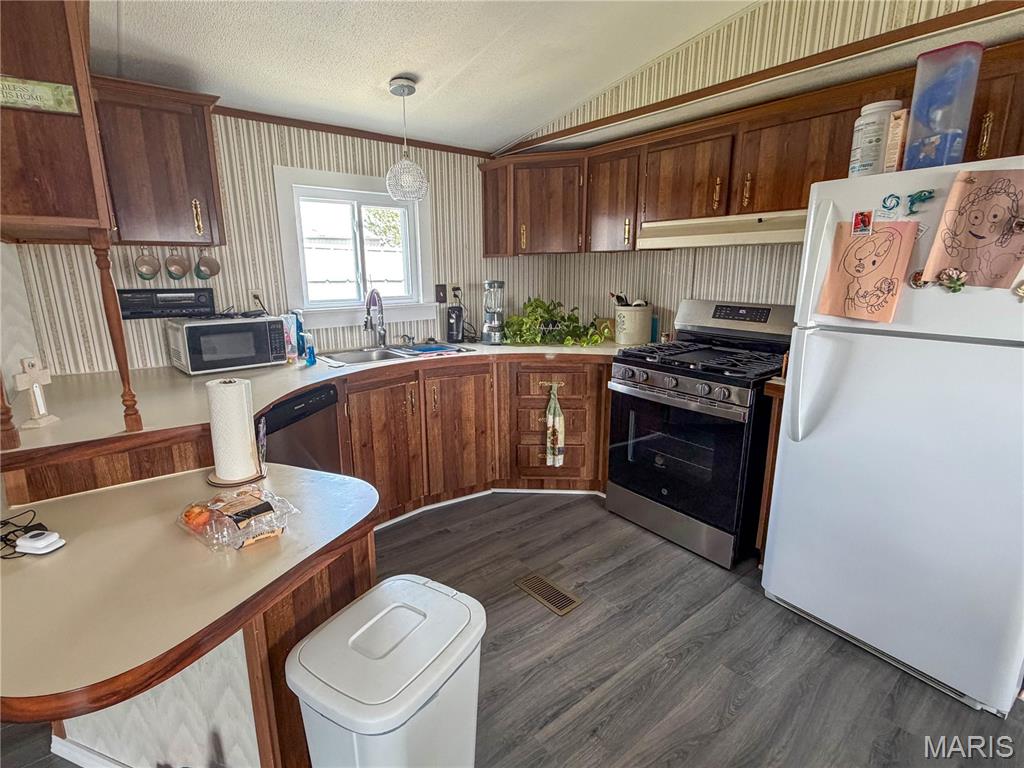tri lake estates - Residential
