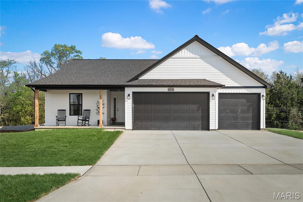 The Brynn model is a 1,490 sq ft ranch with a 2 car garage, with the option of having a 3 car garage. When you walk through the front door you will notice the spacious family room with ceiling fan which is open to the chef's kitchen with a large island and granite counter tops. There are two spacious bedrooms by the entry foyer both with ceiling fans and a bathroom. The massive owner's suite features a large walk in closet, ceiling fan, and bathroom with a double bowl vanity, separate shower with glass shower door, and tub just off the family room. There is a main floor laundry. All appliance packages come with a refrigerator. Downstairs you will notice a full rough in for your future expansion, sump pit with pump, and egress window. Front and side yards will be sodded. All homes come with a 1 yr builder warranty. Come by and pick your lot and make your home your own!