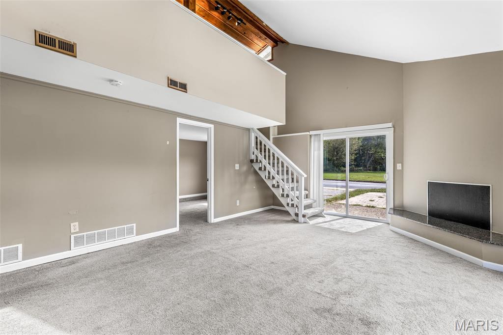 Elm Pt Place - Residential